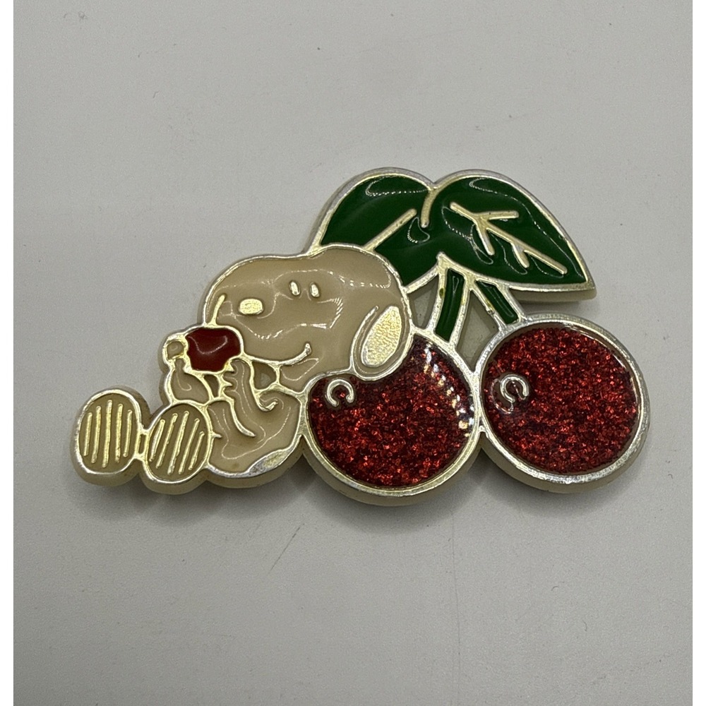 Vintage 1980's Snoopy Cherries Glitter Magnet Peanuts United Feature Taiwan 1958